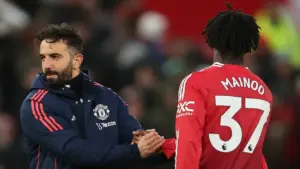 Kritik Tajam Roy Keane untuk Mainoo: Belum Layak Jadi Starter Manchester United