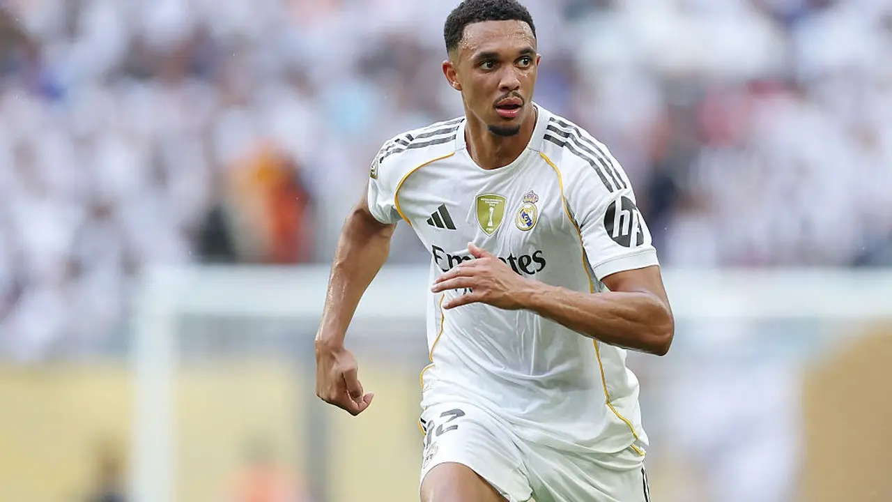 Jamie Redknapp Sebut Liverpool Kehilangan Jantung Serangan Tanpa Alexander-Arnold