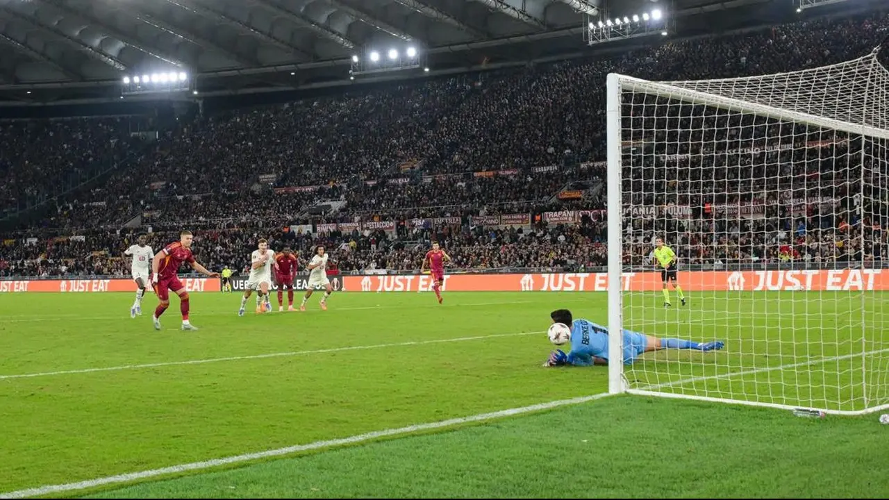 Totti Soroti Kegagalan Roma Tiga Kali Penalti Beruntun