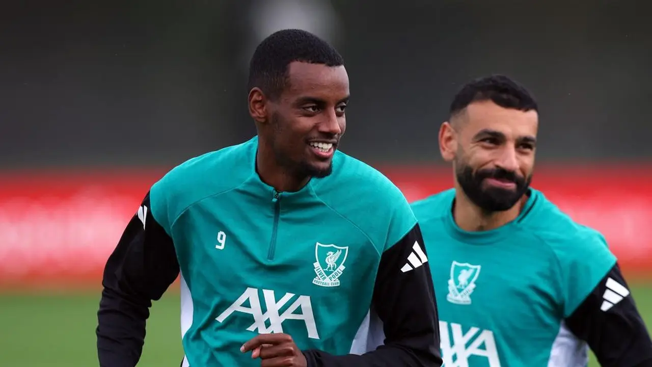 Wayne Rooney Sindir Mo Salah yang Mulai Tersaingi oleh Alexander Isak di Liverpool