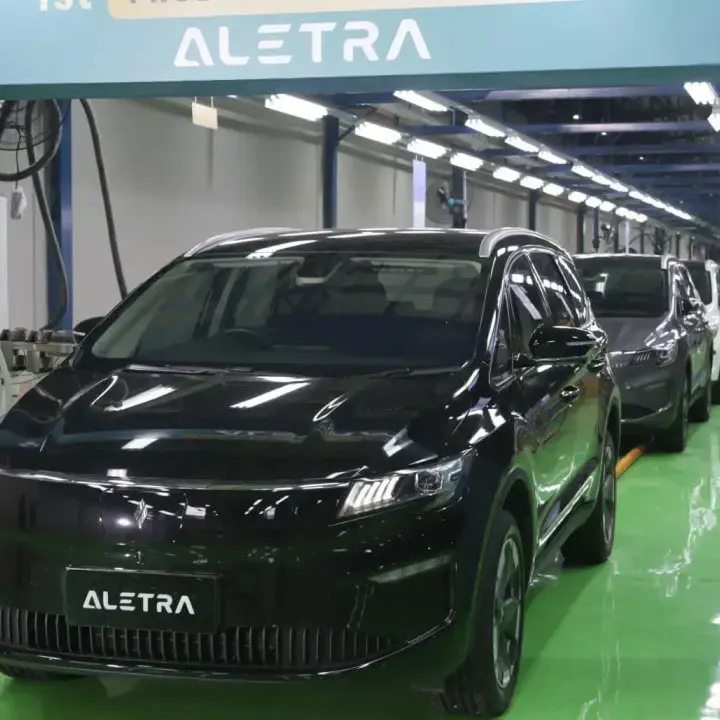Aletra L8 EV Catat Penjualan 300 Unit, MPV Listrik Lokal Mulai Rp415 Juta