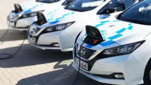 Apakah Mobil Listrik Pakai Oli? Ini Penjelasan Lengkapnya
