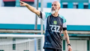 Edu Perez Terancam Drop Out, Bonek Usulkan Bernardo Tavares