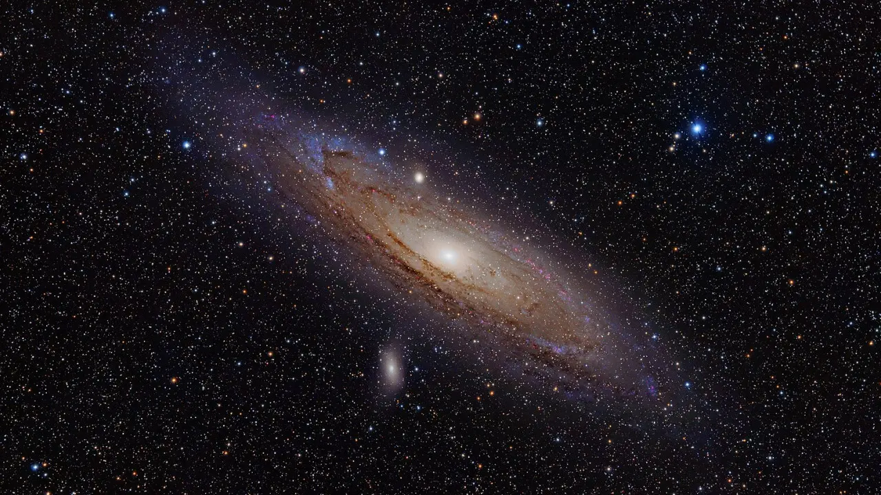 Galaksi Andromeda Terlihat Di Langit Malam Awal Oktober Begini Cara Mengamatinya
