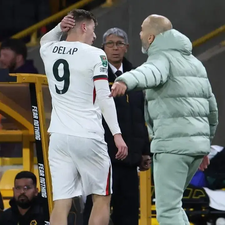 Kartu Merah Fatal: Enzo Maresca Semprot Liam Delap di Laga Carabao Cup