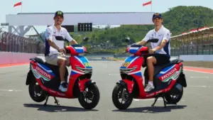 Luca Marini dan Johann Zarco Gunakan Honda CUV e: di Paddock Mandalika