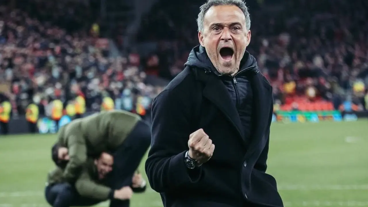 Luis Enrique Puji Kebangkitan Psg Hancurkan Barcelona 2 1 Di Liga Champions