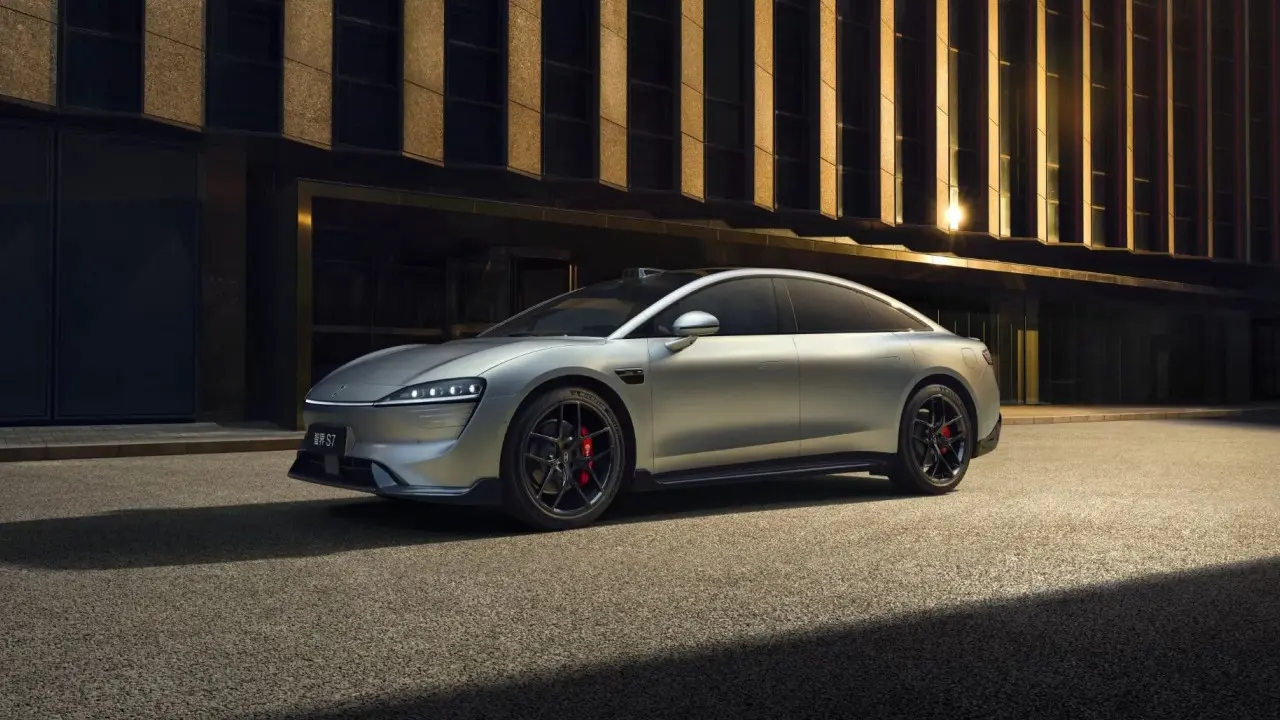 Luxeed S7 Sedan Listrik Hasil Kolaborasi Huawei Chery Yang Bisa Tempuh 855 Km 1