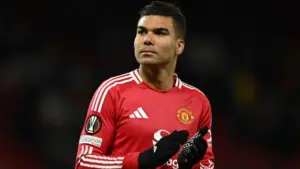Masa Depan Casemiro di MU: Terima Gaji Lebih Kecil atau Hengkang ke Klub Lain