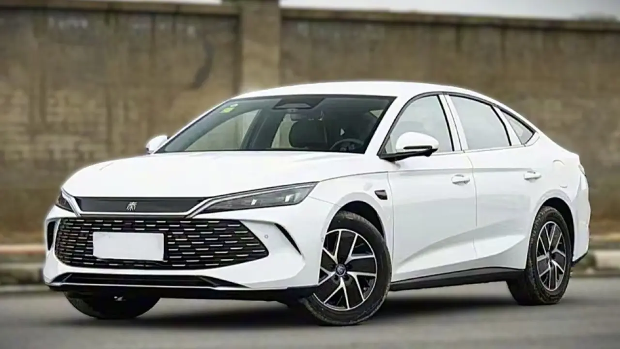 Mobil Hybrid Byd Qin L Dm I 2026 Bisa Tempuh 2 148 Km Siap Masuk Pasar Indonesia