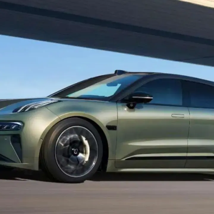 Mobil Listrik Zeekr 001 Bisa Isi 70% Baterai dalam 7 Menit, Penantang Serius Tesla dan Porsche