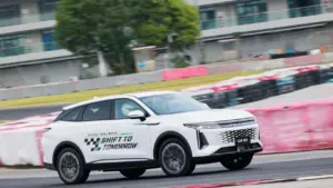 Chery Uji Performa Omoda O9 SHS di Sirkuit Tianma Shanghai