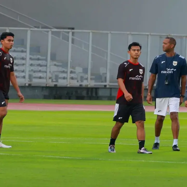 Patrick Kluivert Ingin Timnas Indonesia Maksimalkan Peluang dari Bola Mati