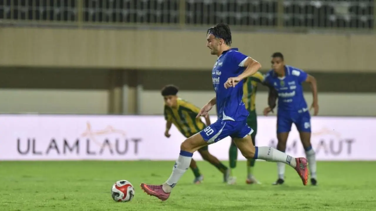 Tampil Dominan, Persib Bandung Libas PSBS Biak di Laga BRI Super League 2025/2026