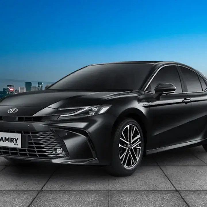Toyota Luncurkan New Camry 2.5 V AT, Varian Bensin Ini Dapat Penyegaran Luar Dalam