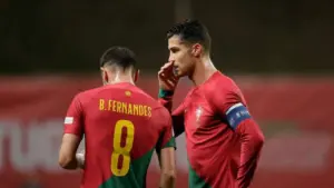Bruno Fernandes Bahas Kartu Merah Cristiano Ronaldo: Mengakui Kesalahan namun Tetap Membelanya