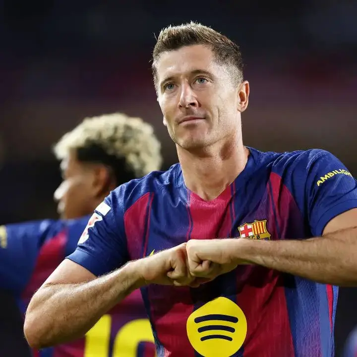 Demi Bertahan di Barcelona, Robert Lewandowski Siap Terima Pemotongan Gaji