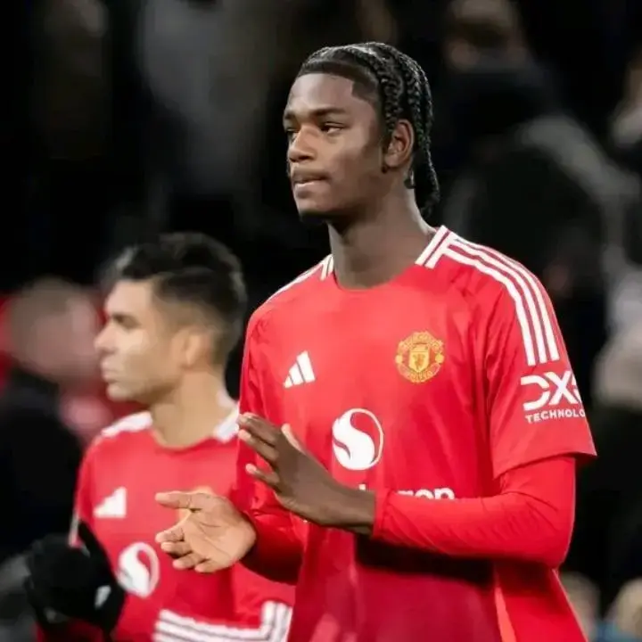 Demi Perkembangan Ayden Heaven, Manchester United Berencana Melepas Bek Muda di Januari 2026
