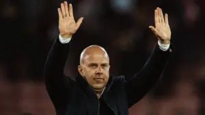 Liverpool Perlu Rogoh Kocek Dalam Jika Ingin Akhiri Kontrak dengan Arne Slot, Ini Rinciannya