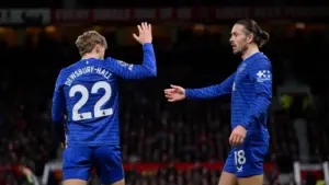 Meski Bermain dengan 10 Pemain, Gol Tunggal Dewsbury-Hall Antar Everton Taklukkan Manchester United di Old Trafford