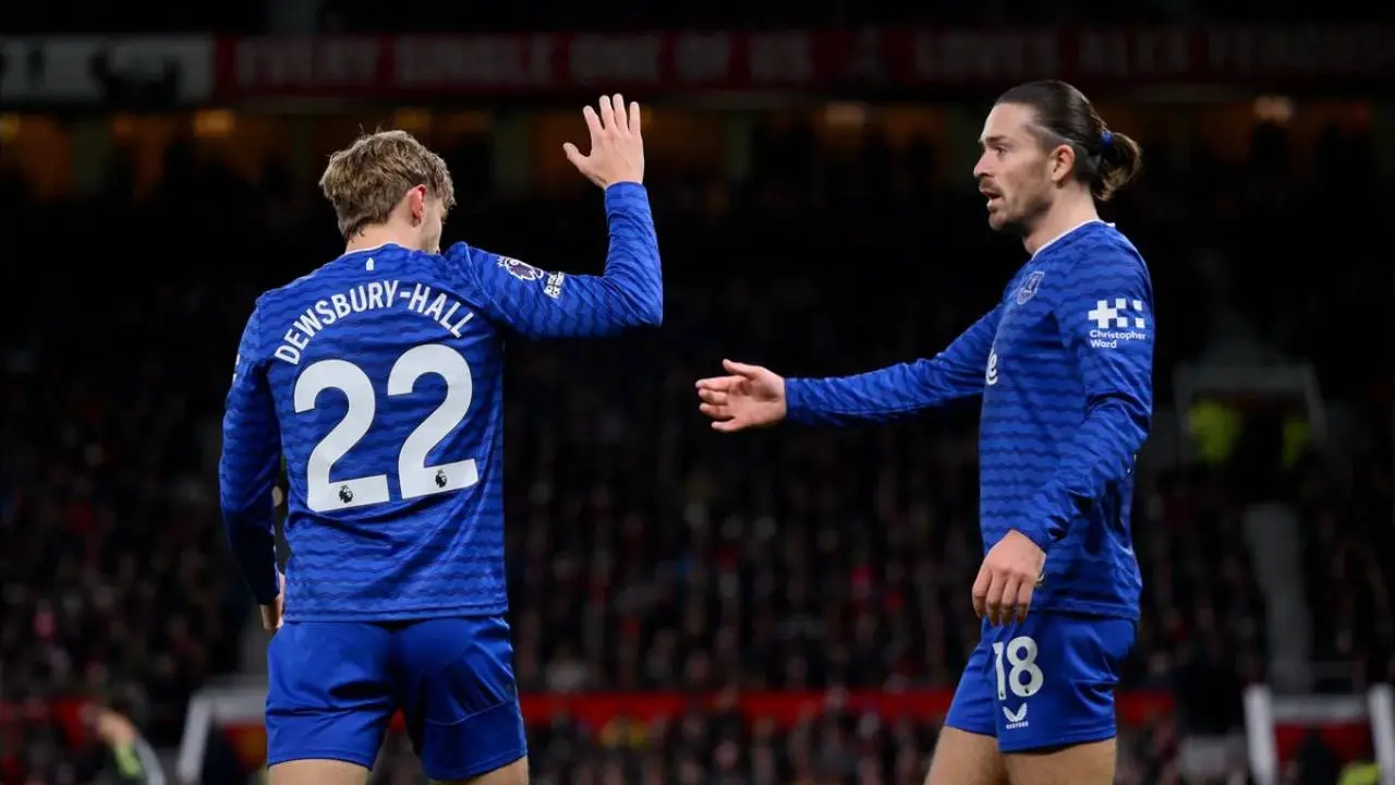 Meski Bermain Dengan 10 Pemain, Gol Tunggal Dewsbury Hall Antar Everton Taklukkan Manchester United Di Old Trafford