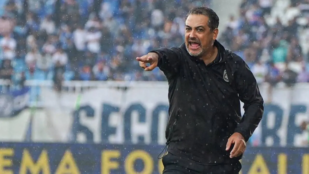 Persebaya Vs Arema: Laga Penentu Nasib Dua Pelatih Asing