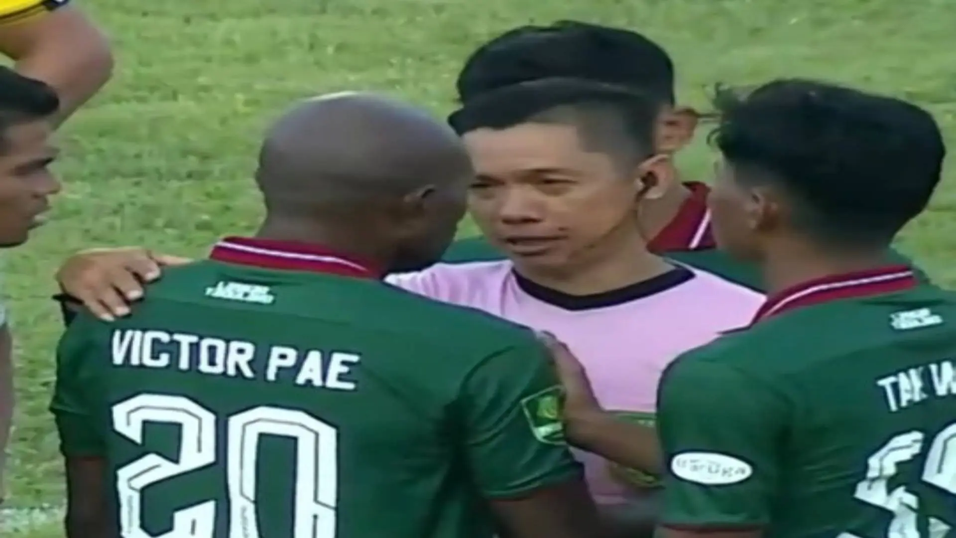 Rekam Jejak Wasit Tomi Manggopa Disorot Usai Dipukul di Laga Persipal FC Vs Barito Putera, Video Full Kronologinya Viral!