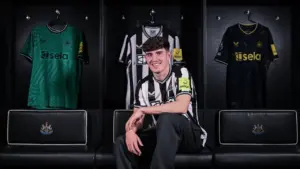 Tino Livramento Tunda Negosiasi Kontrak Baru di Newcastle United, Man City Siap Gerak Cepat
