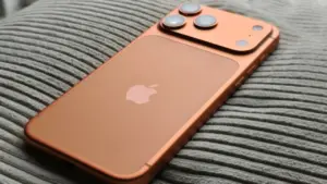 Bocoran iPhone 18 Pro: Apertur Variabel dan Belakang Tembus Pandang