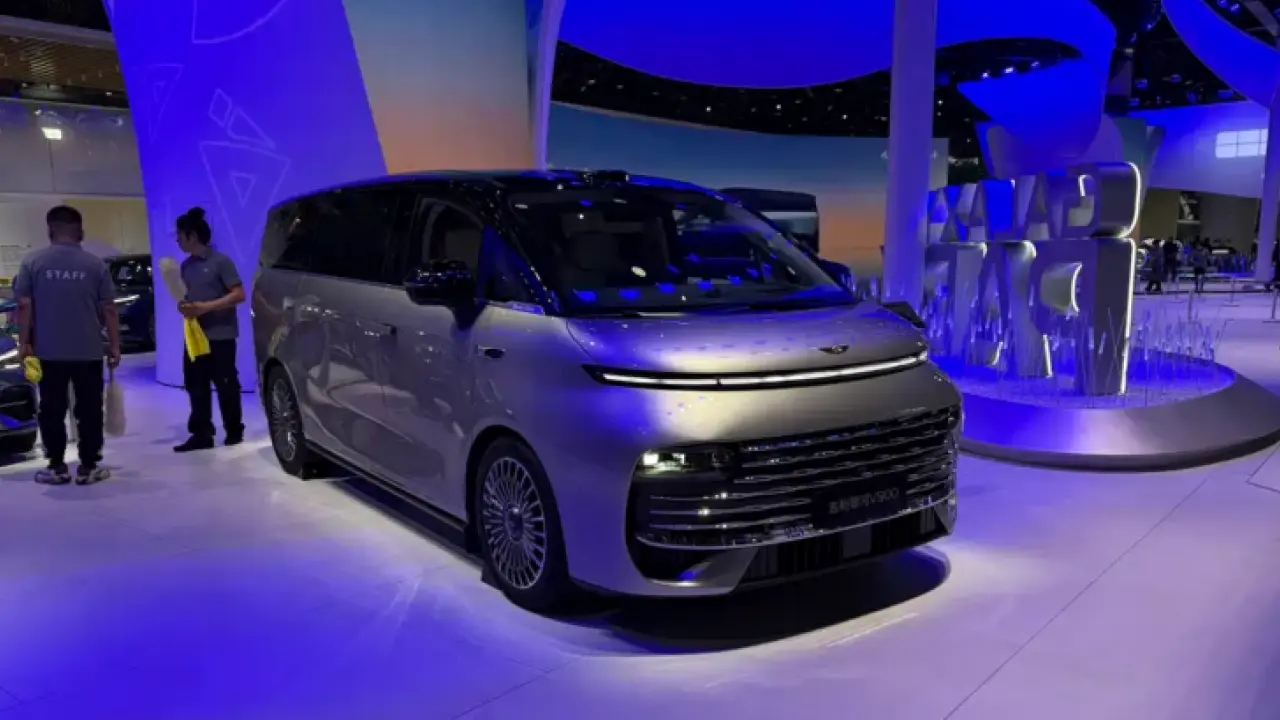 Geely Galaxy V900 Debut Di Auto Guangzhou 2025 Mpv Erev Mewah Siap Tantang Denza D9
