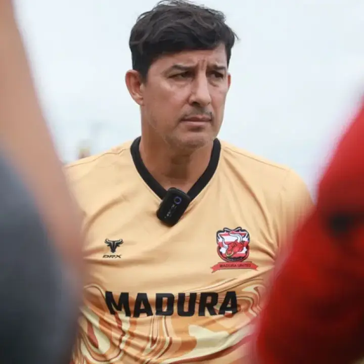 Kabar Buruk Madura United, Alfredo Vera Mendadak Tak Dampingi Tim Lawan PSM, Ini Alasannya