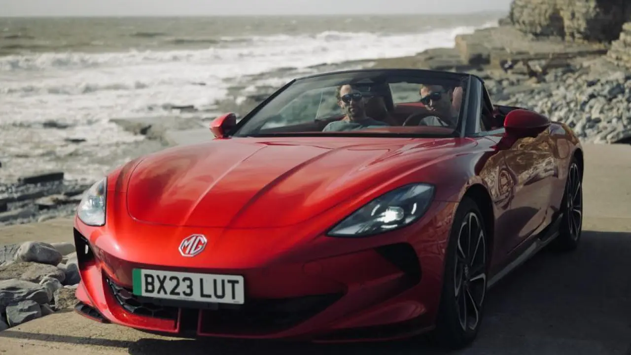 Mg Cyberster Debut Di Gjaw 2025 Mobil Sport Listrik 537 Dk Harga Rp1688 Miliar Siap Tantang Ioniq 5n Di Tanah Air