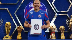 Nasib Kontras Jelang Laga: Arema FC Dapat Kabar Baik, Semen Padang Justru Diterpa Masalah Internal