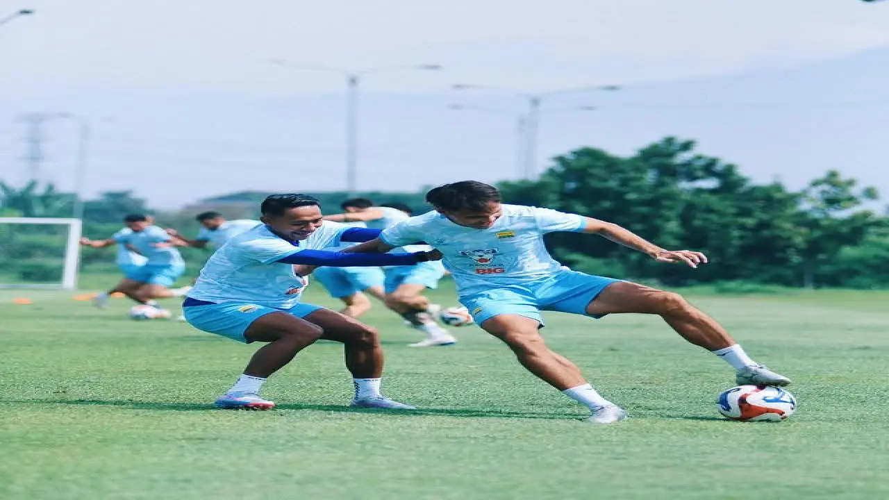 Persib Rajut Enam Kemenangan Beruntun Beckham Putra Ingatkan Tim Jangan Terlena Jelang Laga Penting