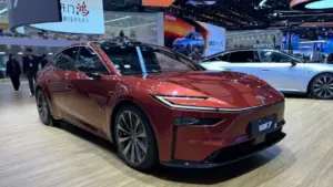 Toyota bZ7 EV Diperkenalkan di Guangzhou Auto Show, Usung Motor Huawei dan Kokpit HarmonyOS, Siap Tantang Sedan Listrik Premium 2025