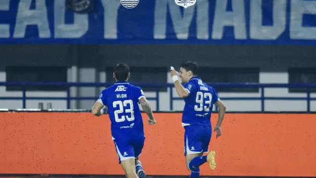 Analisis_Mendalam_Persib_Bandung_vs_PSM_Makassar,_Duel_Krusial_BRI_Super_League