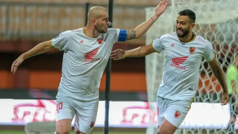 Analisis Peluang Tavares Ajak Wiljan Pluim cs Gabung Persebaya Musim Depan