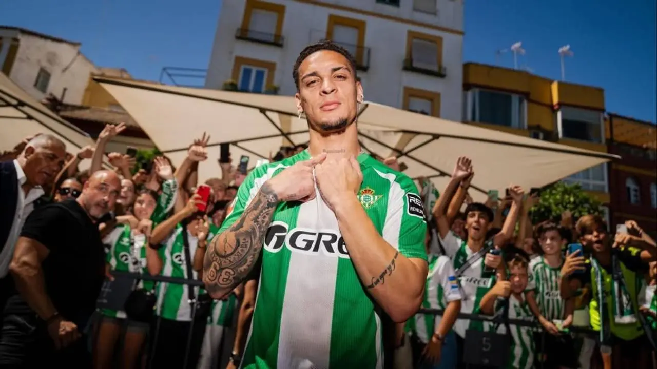 Antony Bantah Simpan Dendam Pada MU, Akui Harga 100 Juta Euro Jadi Tekanan Berat