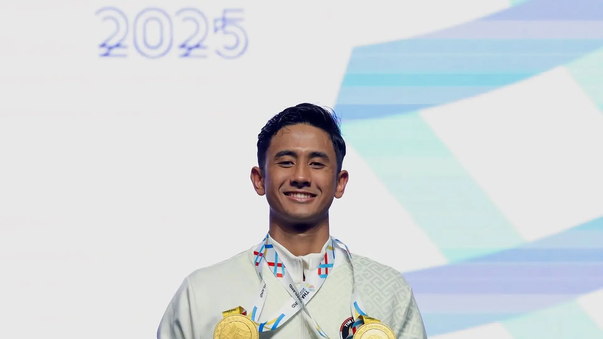 BWF_Puji_Dua_Pebulu_Tangkis_Muda_Indonesia_yang_Bersinar_di_Sudirman_Cup_2025