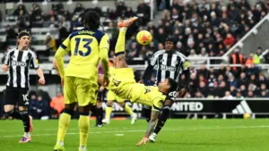 Brace Dramatis Cristian Romero Gagalkan Kemenangan Newcastle, Tottenham Curi Poin di St. James’ Park