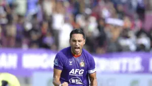 Diincar Persija, Ezra Walian Makin “Menggila” Bersama Persik Kediri dan Menjadi Pahlawan Klub