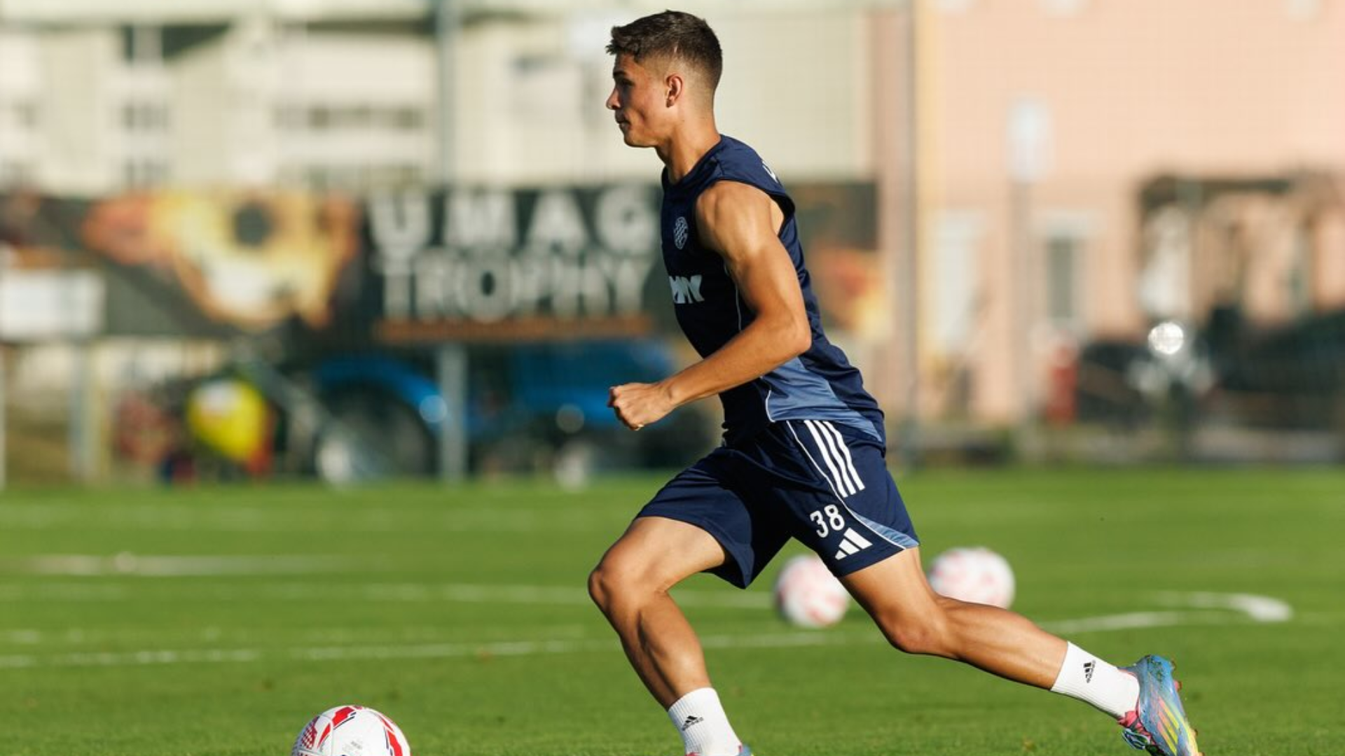 Intip Statistik Luka Jordy Hodak, Fullback Muda yang Latihan Bareng Persib