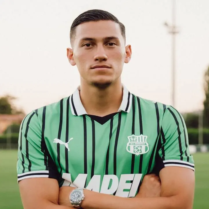 Jay Idzes Masuk Radar AC Milan, Kontak Awal dengan Agen Sudah Terjalin