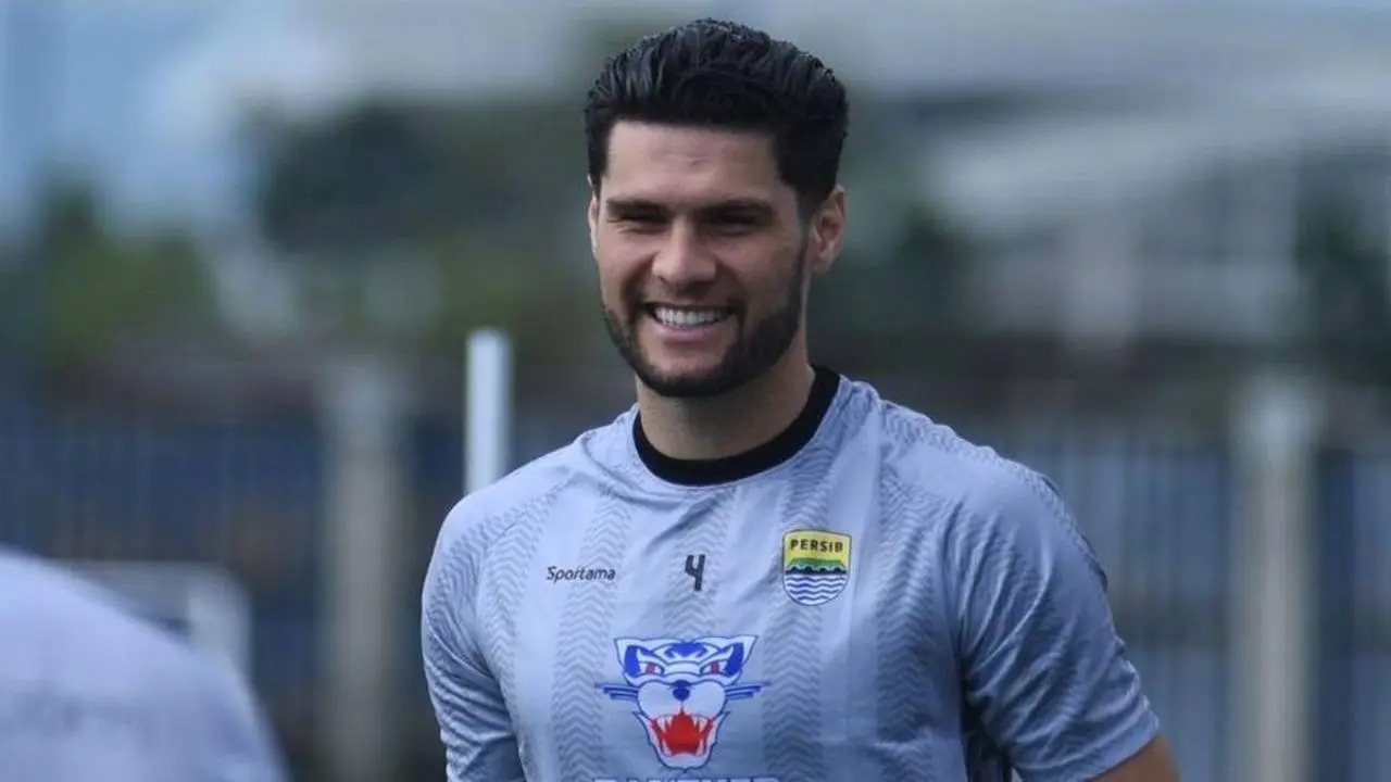 Julio Cesar dan Eliano Reijnders Berpotensi Absen Saat Persib Bandung Hadapi Persija Jakarta