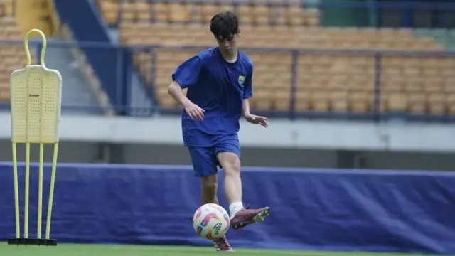 Luka Jordy Hodak Latihan Persib_ Sinyal Transfer atau Sekadar Kehadiran_