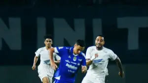 Persib Kudeta Puncak Klasemen Usai Tumbangkan PSM Makassar di Laga Tunda