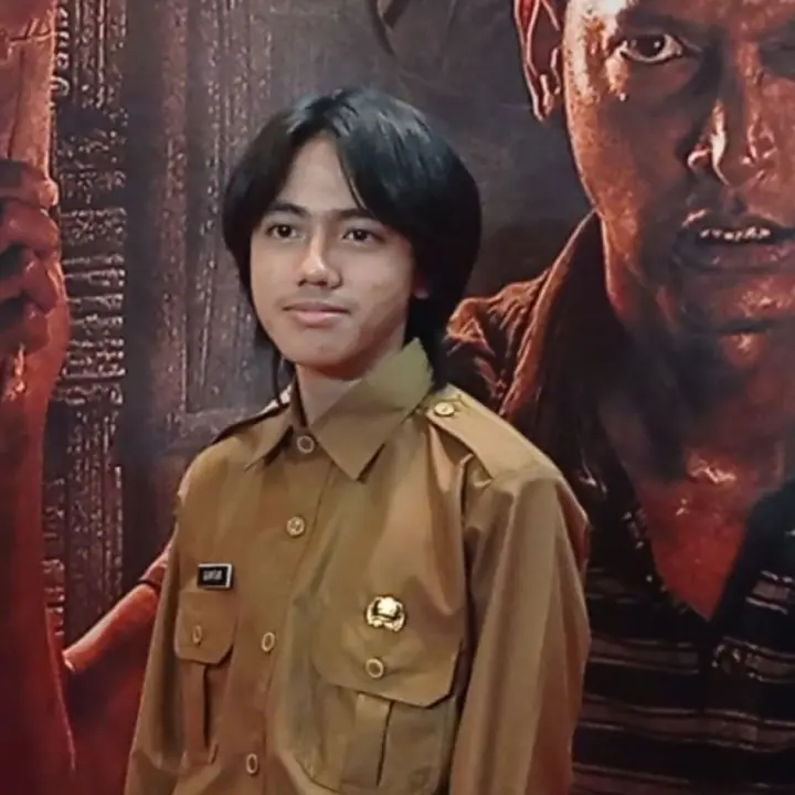 Kenang Epy Kusnandar, Quentin Stanislavski Kenakan Baju PNS di Gala Premier Qorin 2