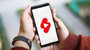 YouTube Mulai Uji Coba Gabungkan Tombol “Tidak Suka” dan “Tidak Tertarik” pada Konten Shorts