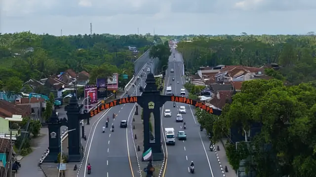 Ahmad Luthfi Umumkan UMP Jateng 2026 Naik Jadi Rp 2,33 Juta