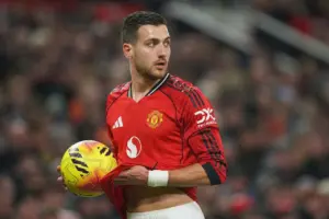 Dalot Tanggapi Kritik Ruben Amorim: “Kritikan Itu Berlaku Buat Semua Pemain”